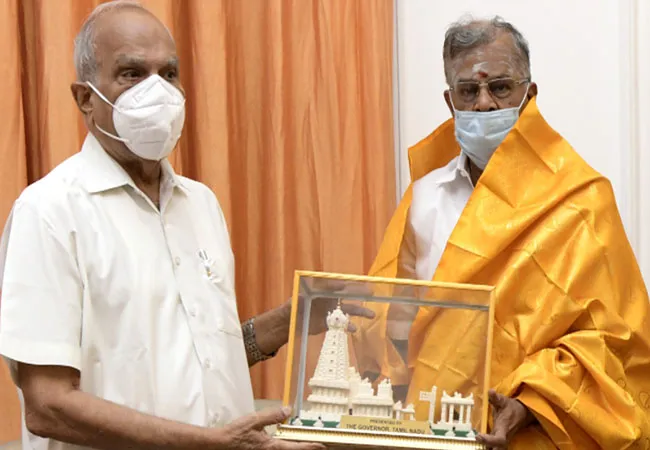 Ila Ganesan who met the Governor of Tamil Nadu in person and congratulated him!